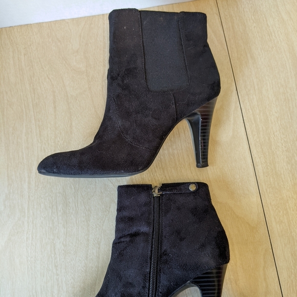 Isaac Mizrahi for Target Black Faux Suede Booties size 8 - Picture 5 of 13